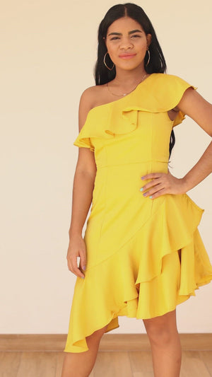 VESTIDO MIDI DE RUCHAS ONE SHOULDER - ILUMINATING YELLOW